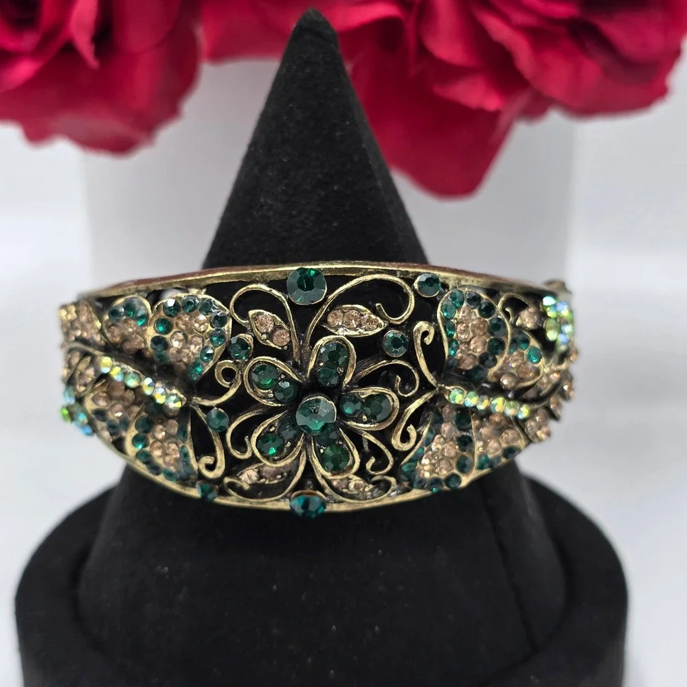 Vintage Style Emerald Green Rhinestone Floral Filigree Hinged Cuff Bracelet Gold
